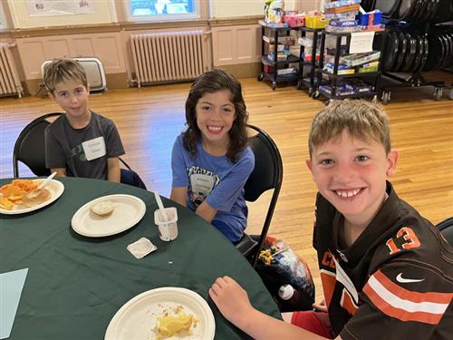 MSS Welcomes New Families With Breakfast